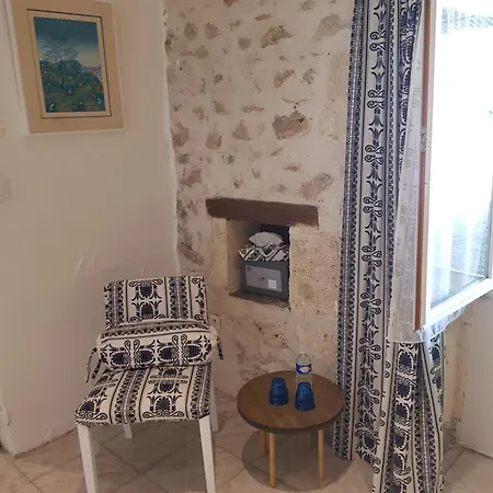 Guest house Le Des De La Grange Cherval