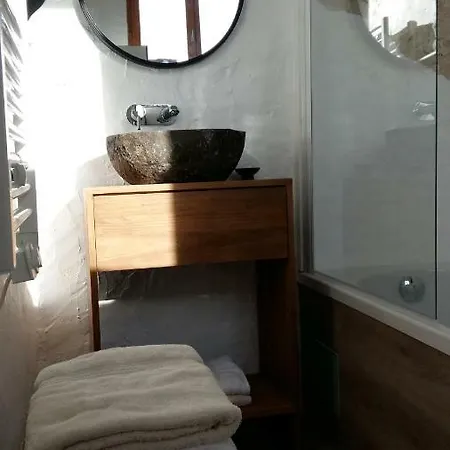 Guest house Le Des De La Grange 4*