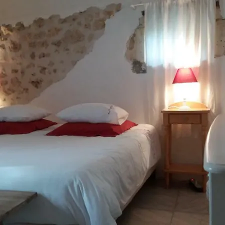 Le Des De La Grange Guest house