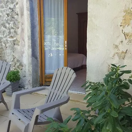 Guest house Le Des De La Grange 4*