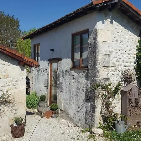 Les De La Grange 3* Cherval