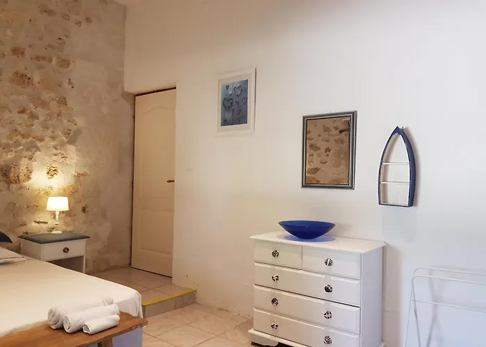 Les Chambres De La Grange 3*